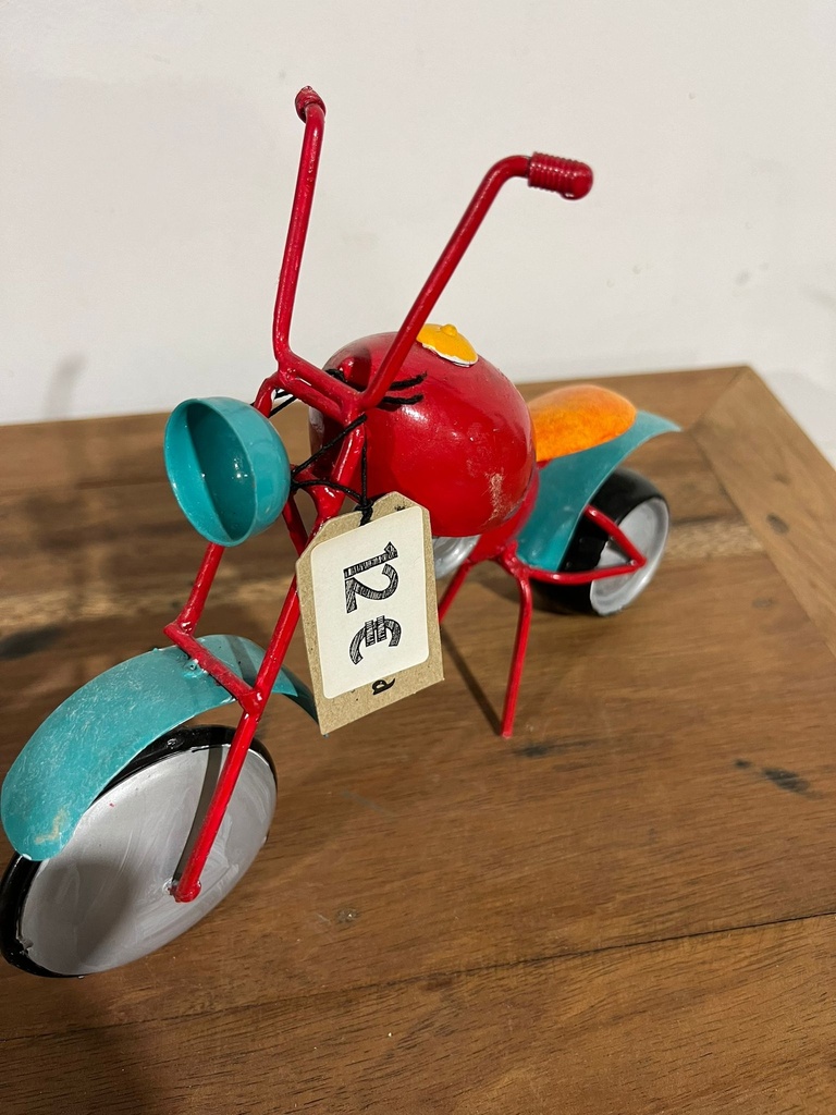 Moto Rouge - 15 x 6 x 27 cm