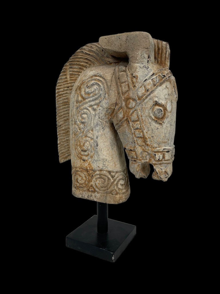 Tête de Cheval Sculptée sur Socle - 45 x 28 x 12 cm