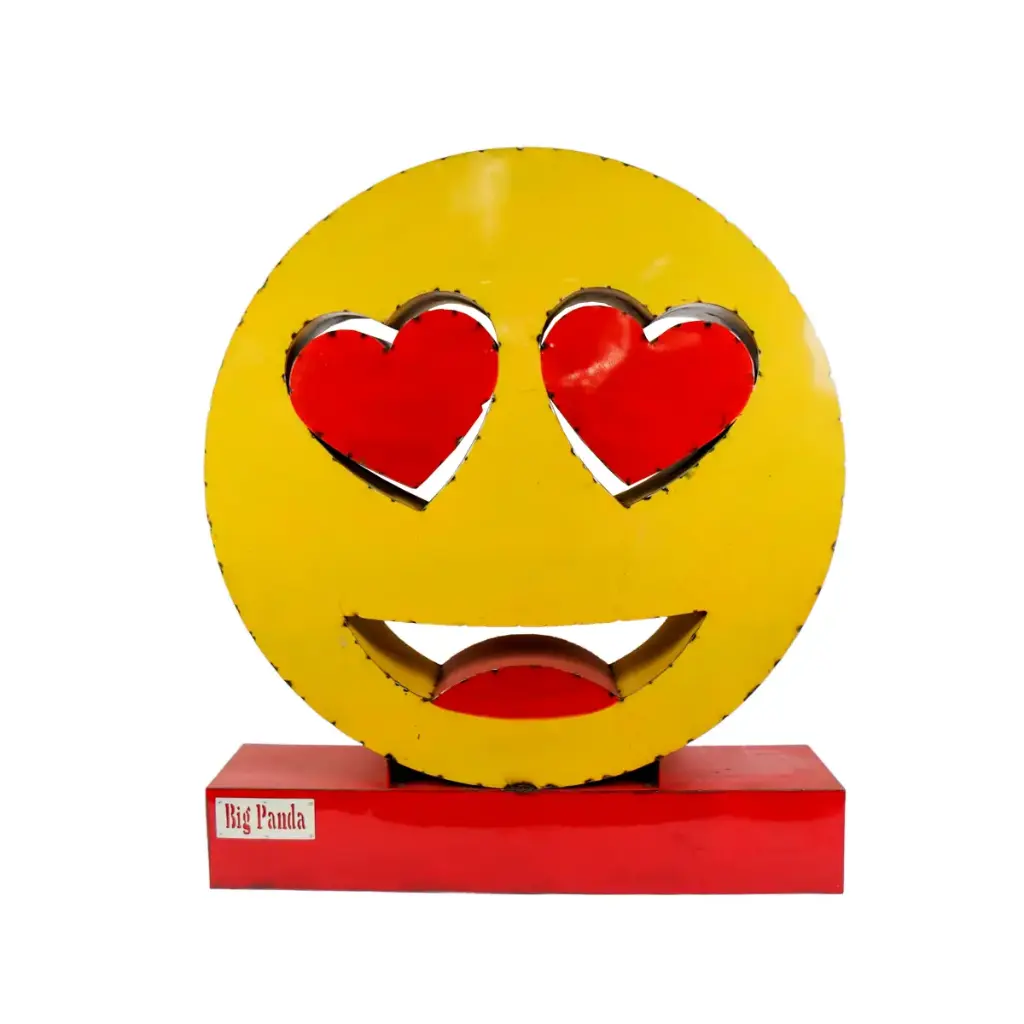 Emoji - 😍 - Visage souriant avec des yeux en forme de Cœur - 139 x 120 x 30 cm