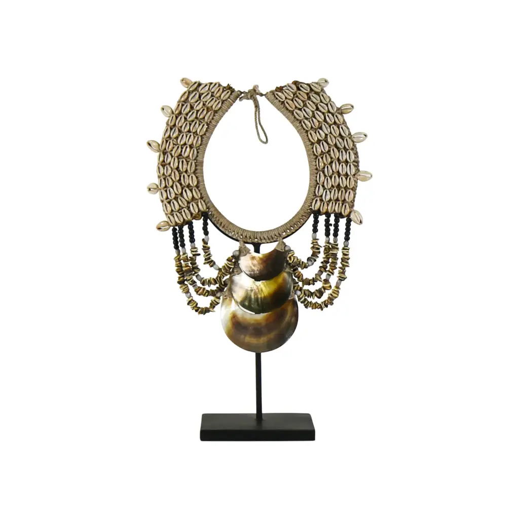 Parure Ethnique sur Socle - 44 x 28 x 10 cm
