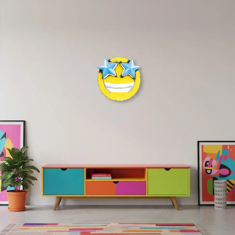 Emoji Upcycling - 🤩 - Visage avec des étoiles à la place des yeux - 30 x 30 x 5 cm
