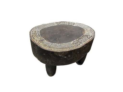 [2024-04-25-0117-A] Table Basse Carvée - 80 x 65 x 45 cm