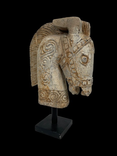 [2024-09-06-0008-A] Tête de Cheval Sculptée - 45 x 28 x 12 cm
