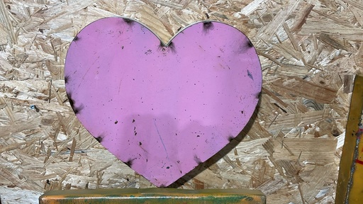 [2024-11-22-0033-B] Grand Coeur Rose - Emoji - 30 x 32,5 x 4 cm