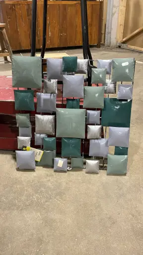 [2025-02-13-0074-B] Décoration Murale 'Carrés' - Vert, Kaki, Argent - 50 x 50 x 6 cm